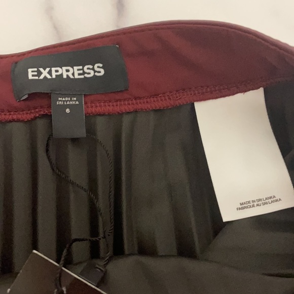 EXPRESS NWT MAROON/WINE HIGH WAISTED PLEATED VEGAN LEATHER TENNIS SKIRT SIZE 6 - Picture 8 of 8
